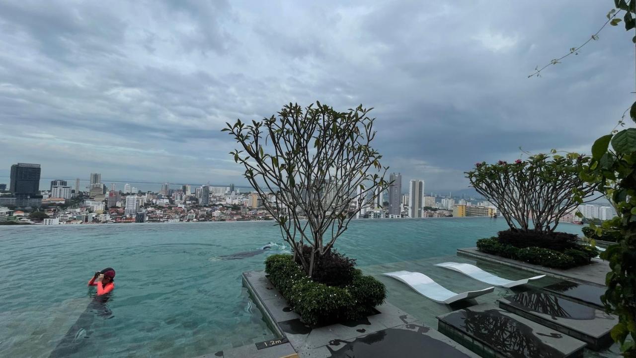 13 Beacon Executive Suites #Rooftoppool #Luxurysuites George Town Extérieur photo