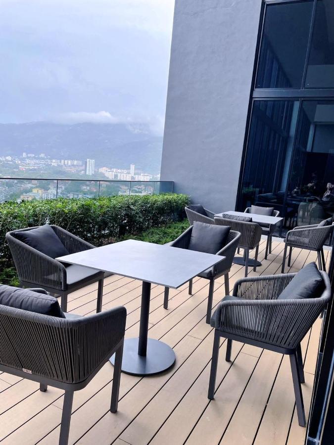 13 Beacon Executive Suites #Rooftoppool #Luxurysuites George Town Extérieur photo