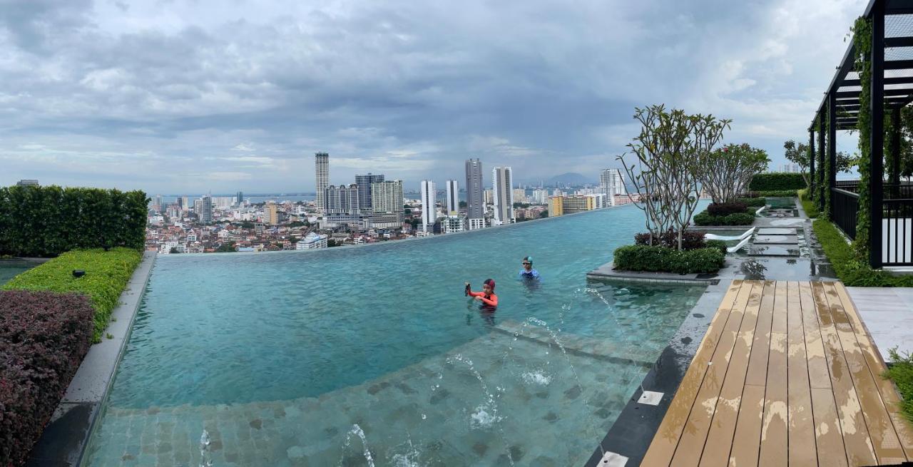 13 Beacon Executive Suites #Rooftoppool #Luxurysuites George Town Extérieur photo