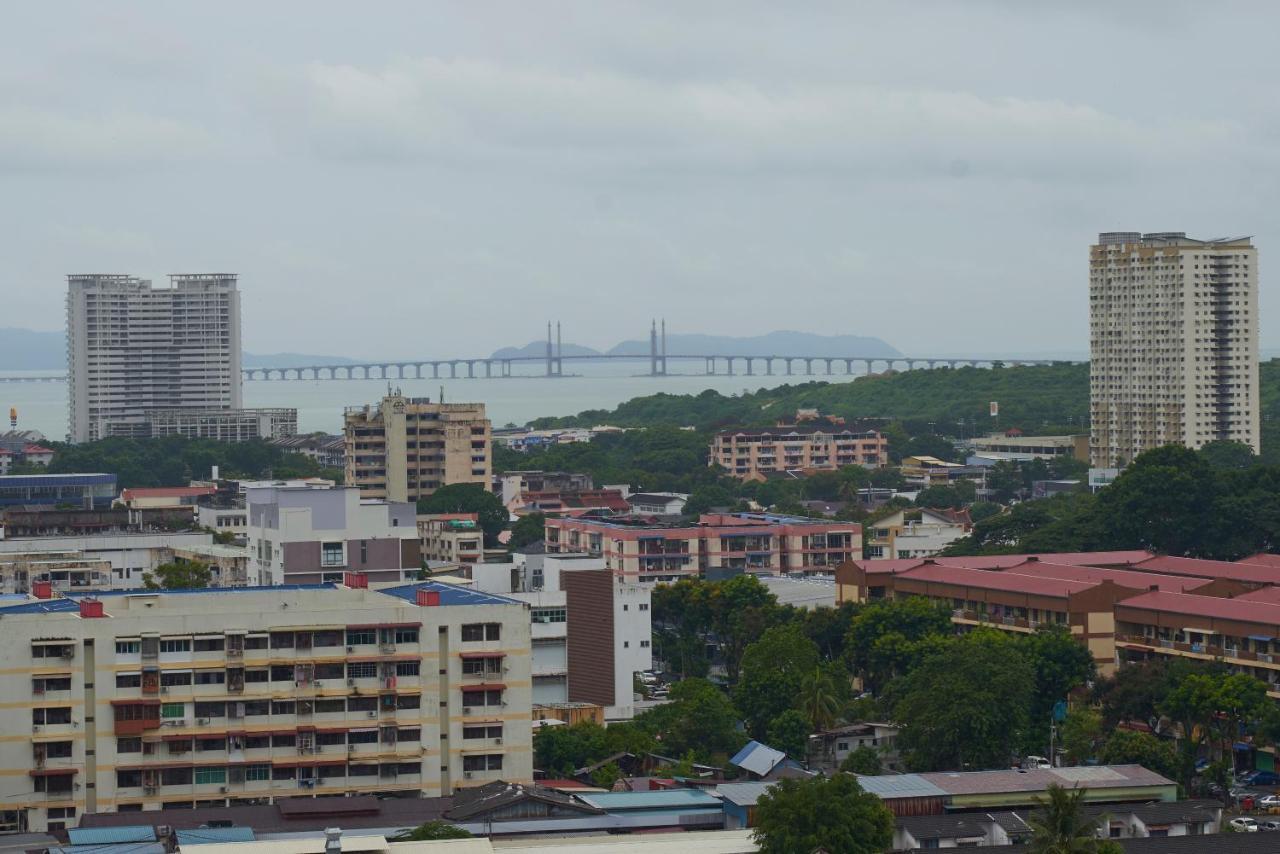 13 Beacon Executive Suites #Rooftoppool #Luxurysuites George Town Extérieur photo